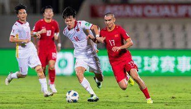 世界杯官方平台-越媒：中国队打法非常守旧 越南换上00后中卫=败笔